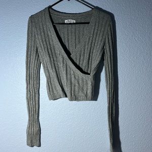 Hollister low rise sweater S